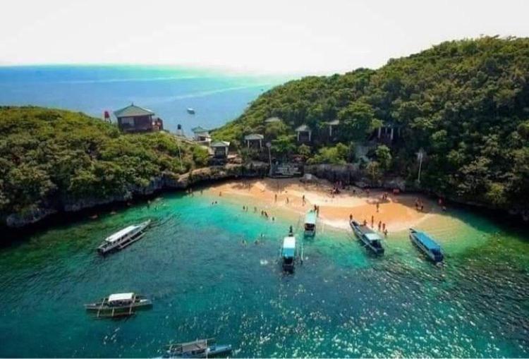 Alona'S Traditional Filipino Home Near 100 Islands Wharf Alaminos Exterior foto